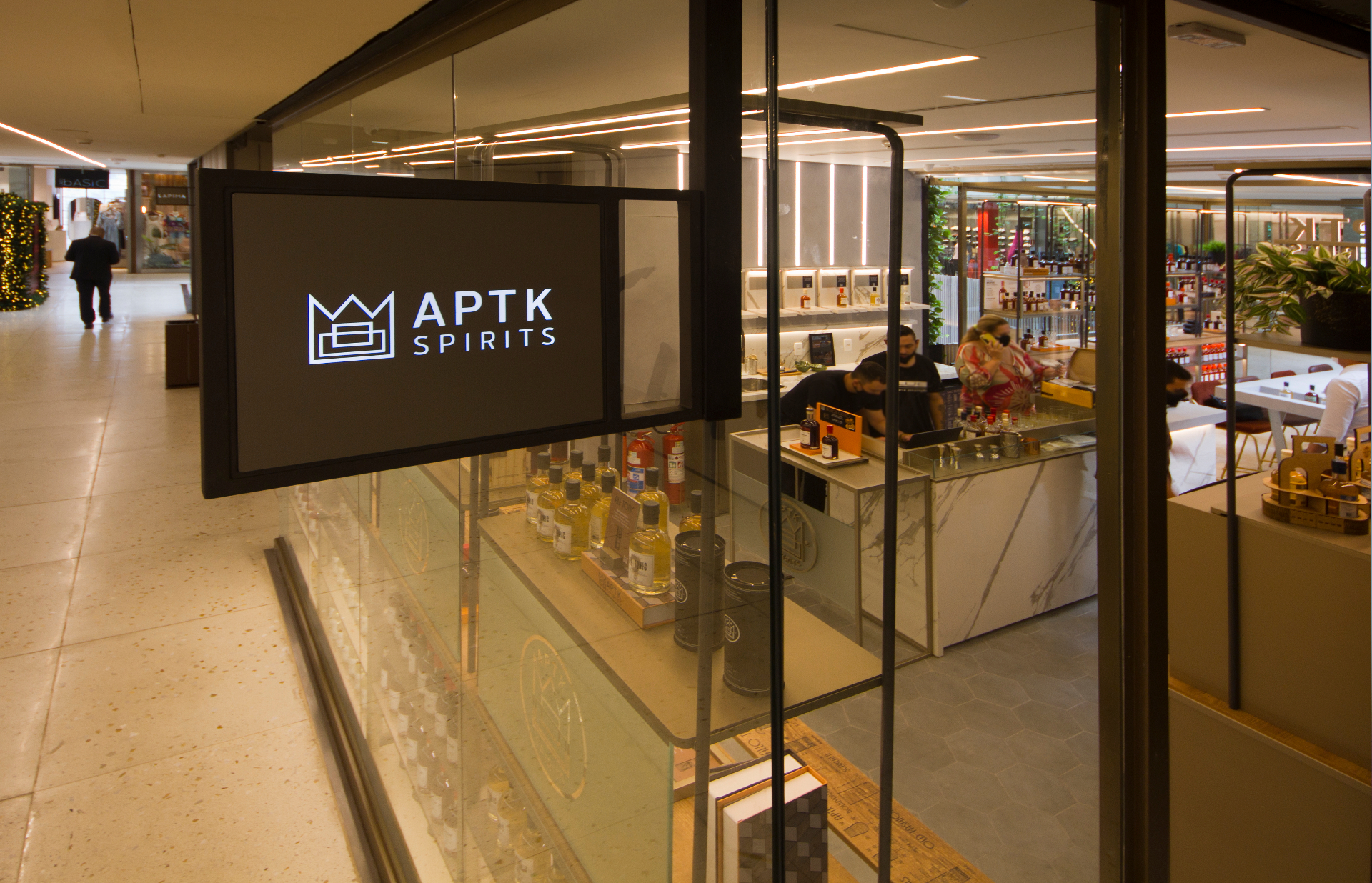 Fachada lateral da unidade APTK Spirits